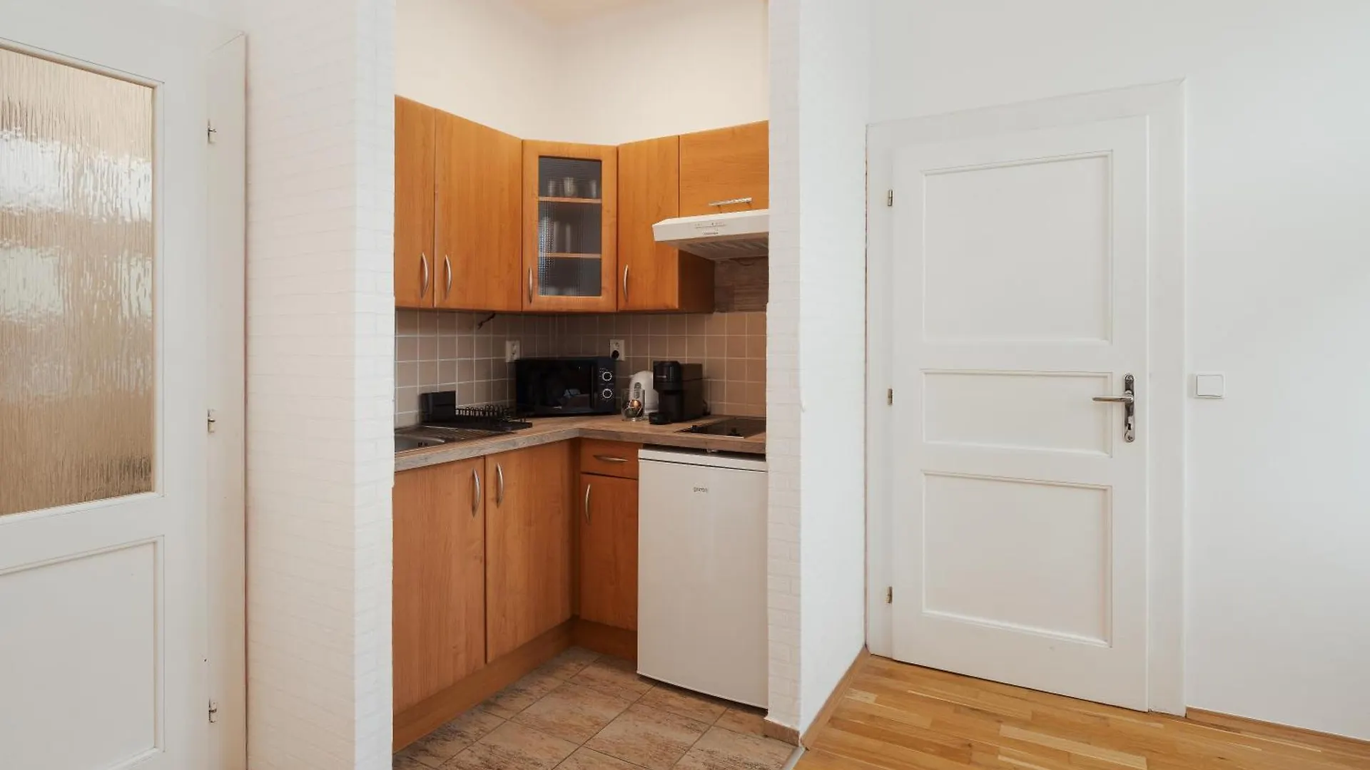 Louvre - Cozy City Center Apartment With Balcony Prague