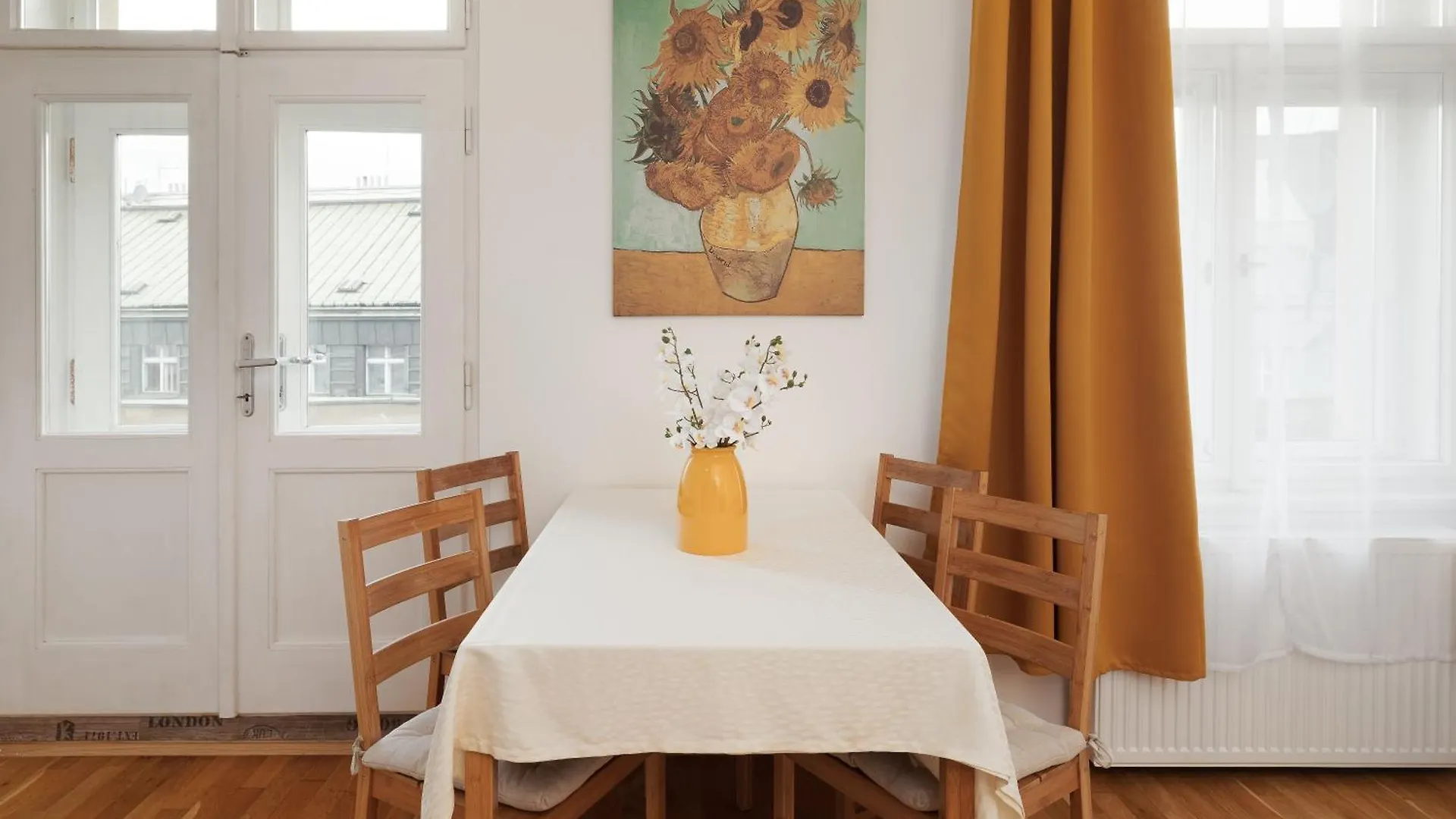 Louvre - Cozy City Center Apartment With Balcony Prague 0*,  Czech Republic